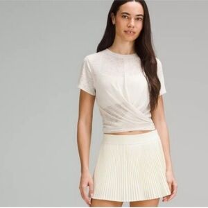 Lululemon Tie Waist Breathable Short Sleeve Bone NWT size 2